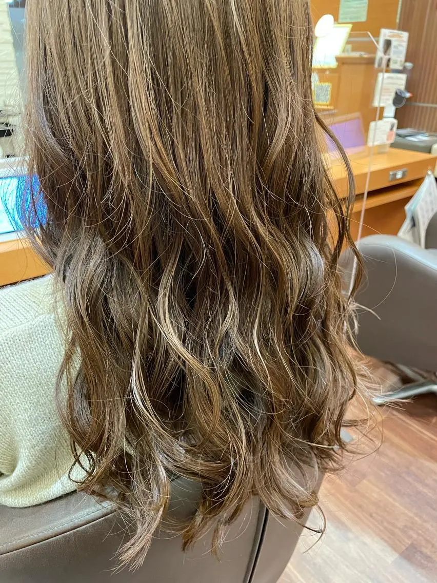 セミロング カラー セト マユミのヘアスタイル