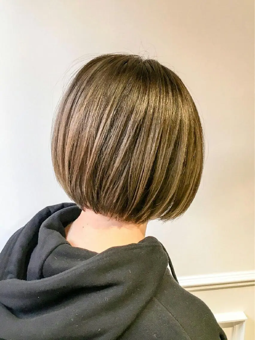 ショート ボブ ハイライト Memoriese 表参道のヘアスタイル