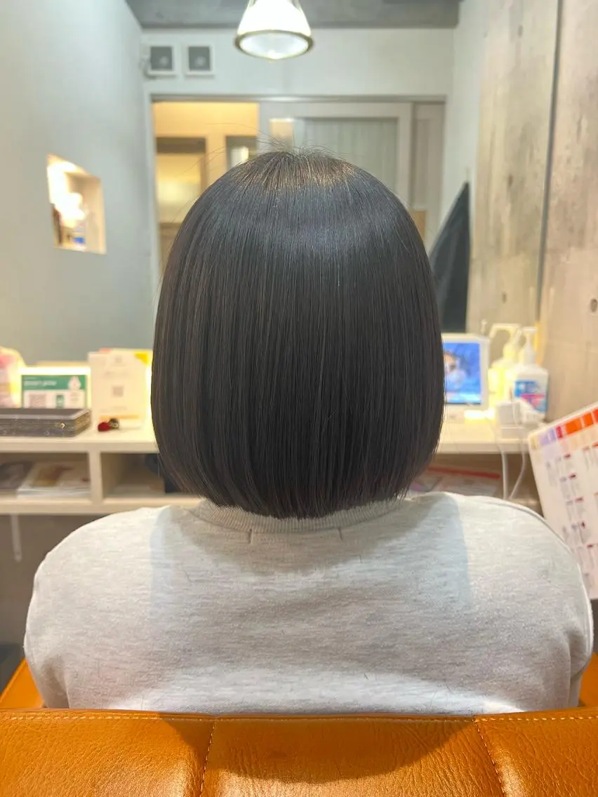 ミディアム カット ヘアカラー トリートメント 大宮縮毛矯正の達人 髪質改善/レイヤーのヘアスタイル