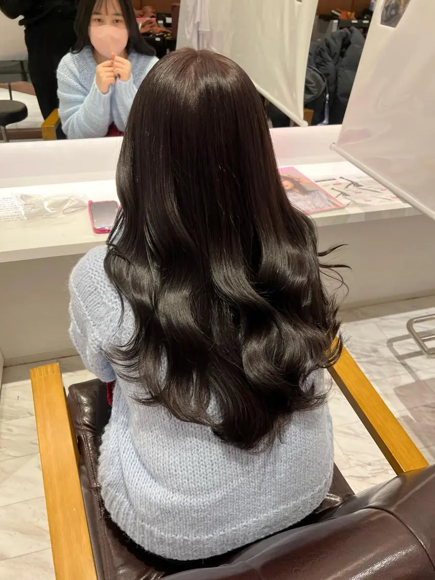 ロング カラー 浦﨑 笑美里のヘアスタイル