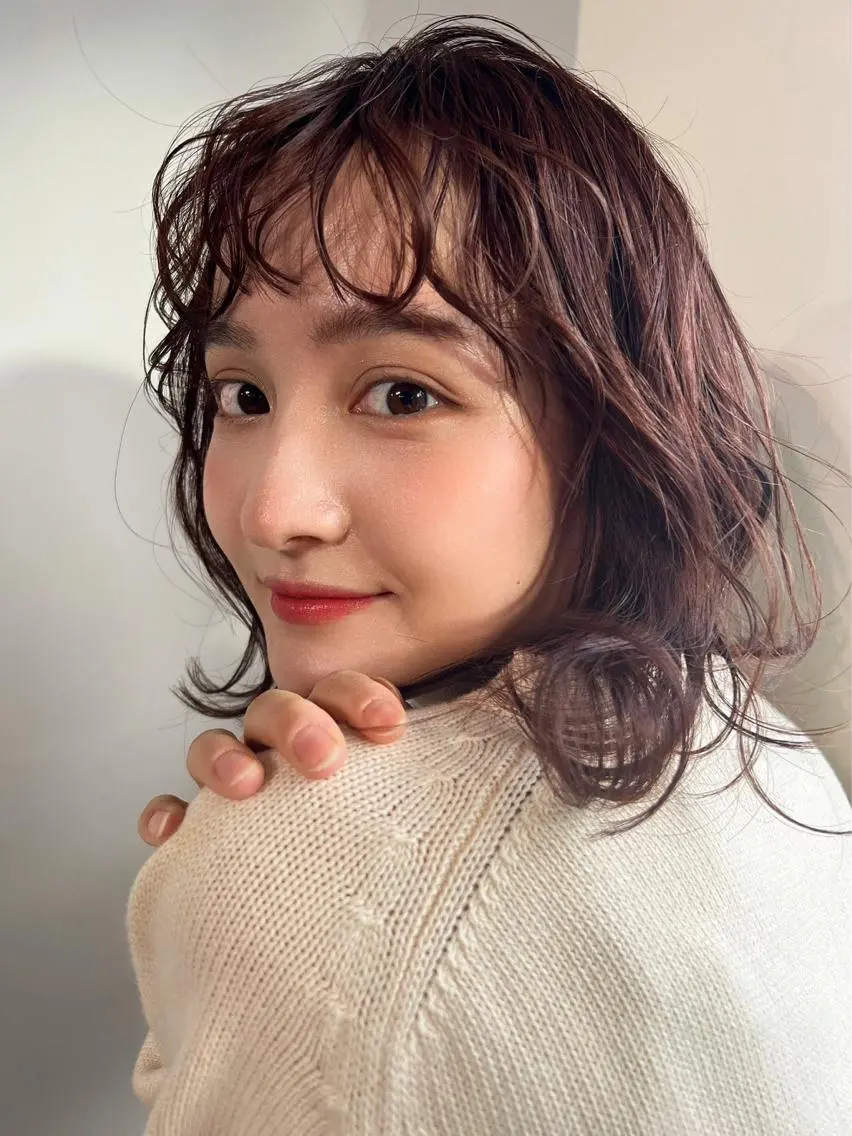 ミディアム カラー ヘアアレンジ ミディアムパーマ バレイヤージュ ブリーチ ケアブリーチ ダブルカラー カット ヘアカラー トリートメント Luana / 公式 / 大通のヘアスタイル