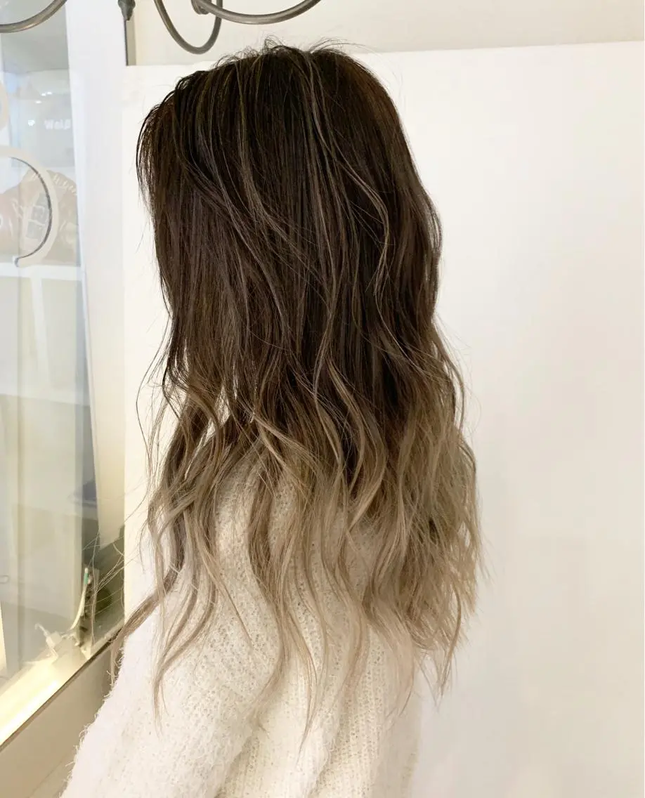 ロング ハイライト 渡辺 健太のヘアスタイル