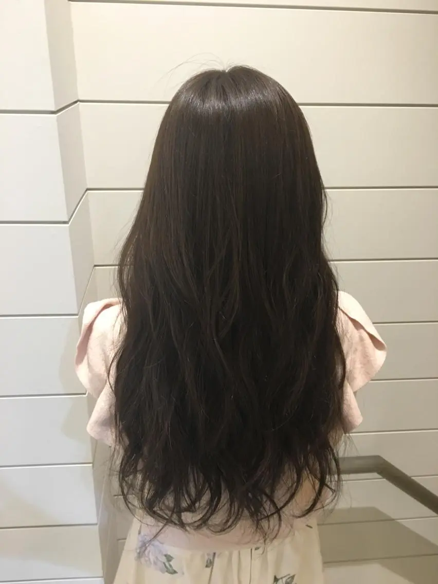 ロング カラー アッシュ ブルーカラー ブルーアッシュ 鍵山 千秋のヘアスタイル