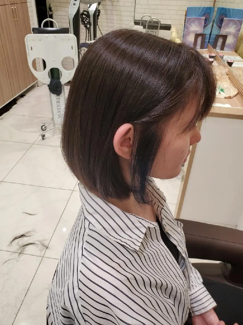 ショート カラー ブリーチ ブルーカラー イヤリングカラー グレージュ イルミナカラー カラー特化🔥中村 和貴＜Ash津田沼＞のヘアスタイル