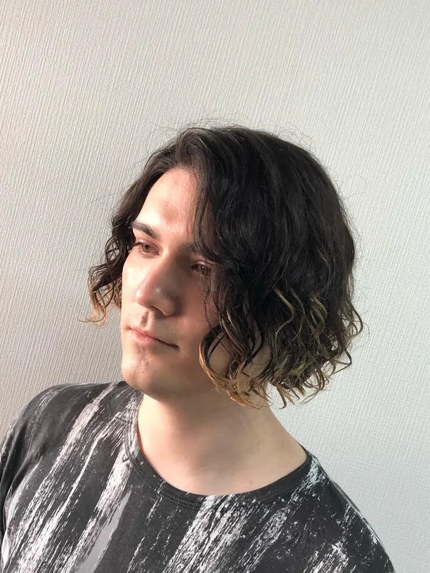 ミディアム パーマ メンズ ミディアムパーマ メンズパーマ スパイラルパーマ RAIA💎ケア ブリーチ＆パーマ💎のヘアスタイル