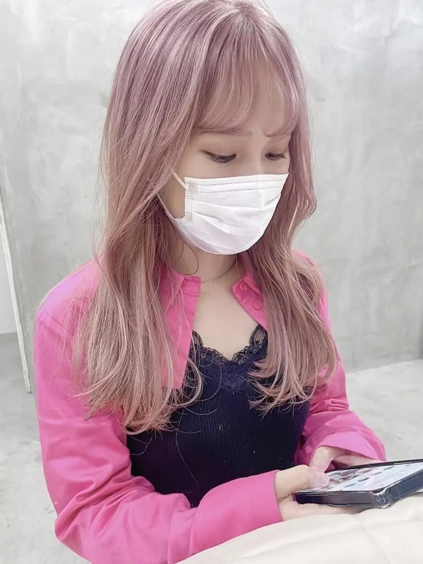 セミロング カラー パーマ ヘアアレンジ メンズ メンズバレイヤージュ メンズブリーチ センターパート フェードカット メンズハイライト ヘアカラー ハイトーン/レイヤー 🌸さくらのヘアスタイル