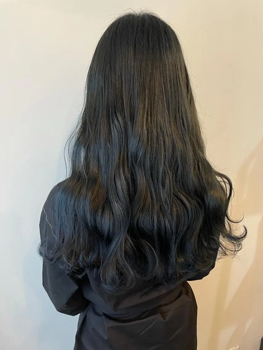 ロング カラー ブルーカラー ネイビーカラー 安藤 佑衣のヘアスタイル