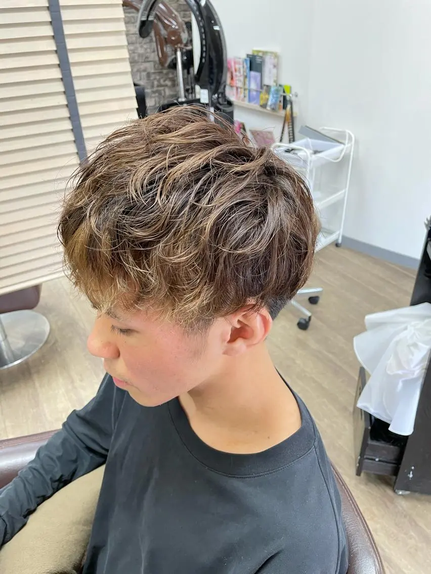 パーマ メンズ 佐々木 浩之のヘアスタイル