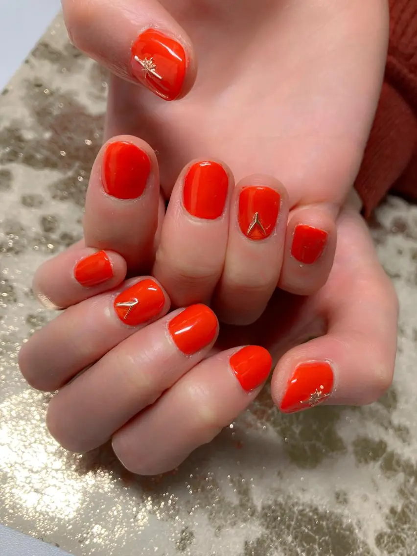 ネイル ゴールド komohana salon🌺のネイルデザイン