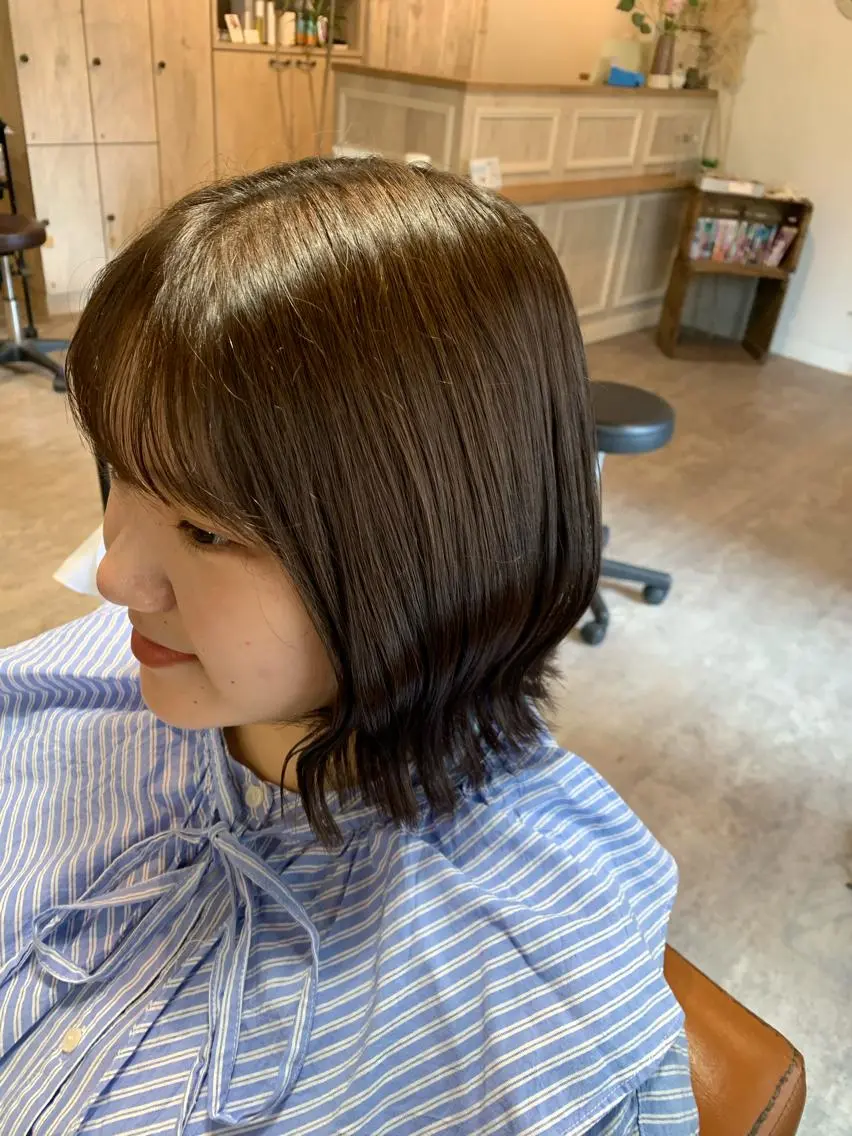 ミディアム カット パーマ 縮毛矯正 𝑯𝑨𝑹𝑬 🧦𝑨𝑶𝑰のヘアスタイル