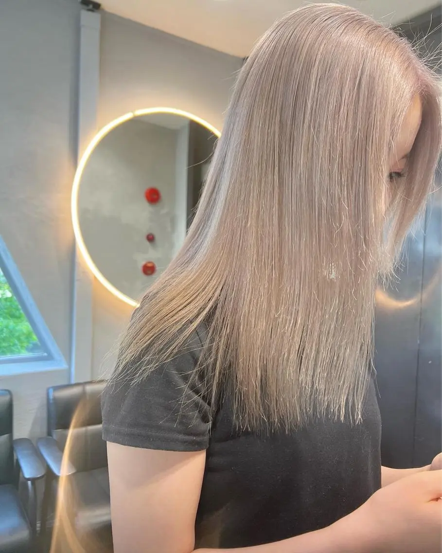 ミディアム カラー GiseL アンリのヘアスタイル