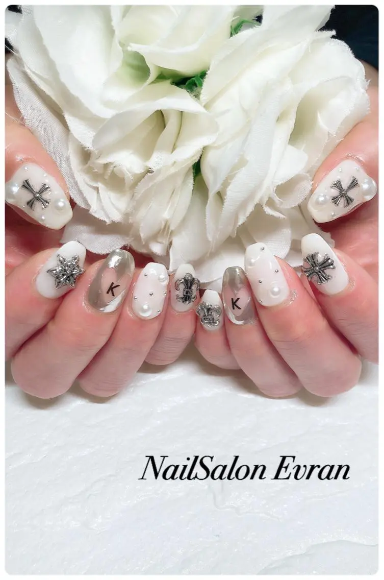 ネイル アートネイル フレンチネイル マグネットネイル 持ち込み ニュアンスネイル ハンドネイル Nail salon Evranのネイルデザイン
