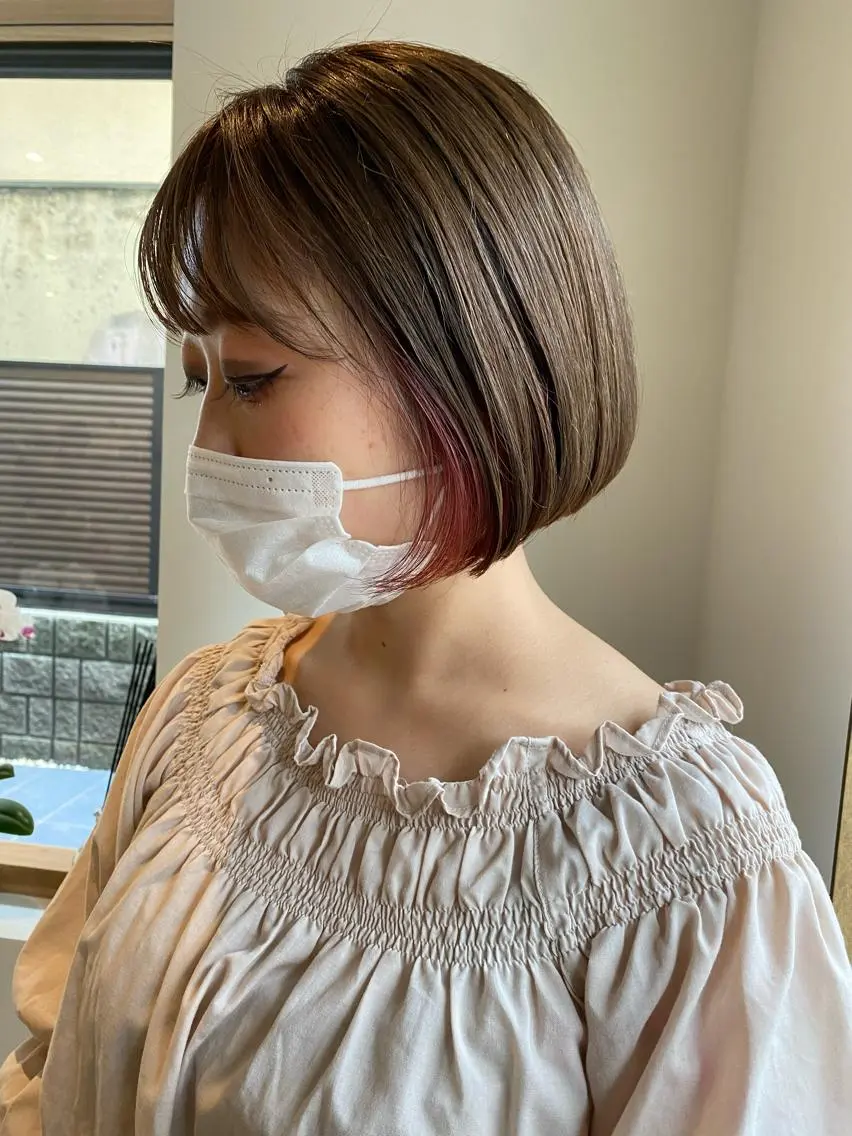 ショート カラー グレージュ インナーカラー ピンクカラー ボブ 板谷みさき /似合わせBobのヘアスタイル