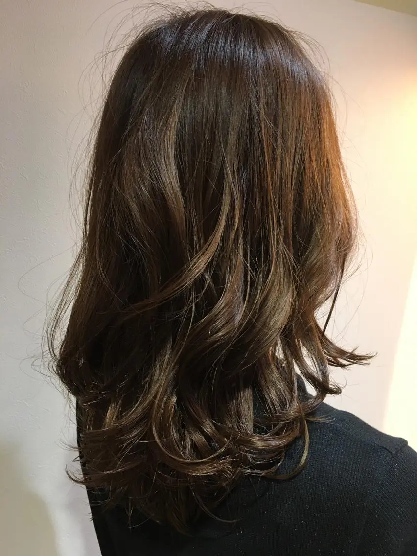 ミディアム カット ヘアカラー トリートメント 黒崎 伸治のヘアスタイル
