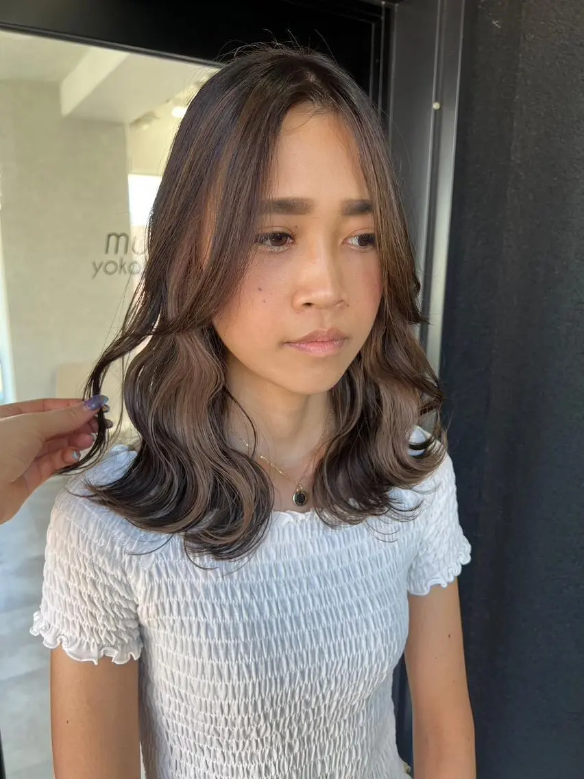 セミロング カラー パーマ うる艶/ハイトーン 🎀hina🎀のヘアスタイル
