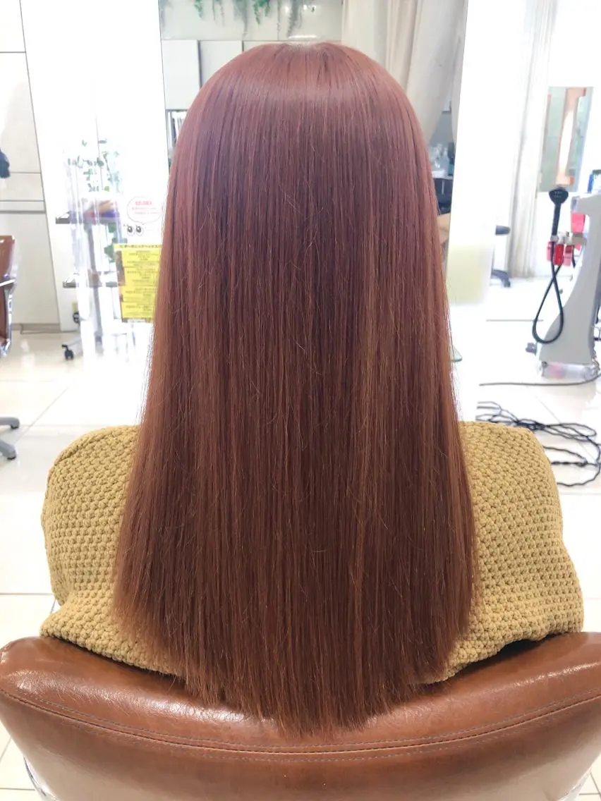ロング カラー ベージュカラー ピンクカラー ピンクベージュ 岩戸優奈 盛れる 顔周り/透明感カラーのヘアスタイル