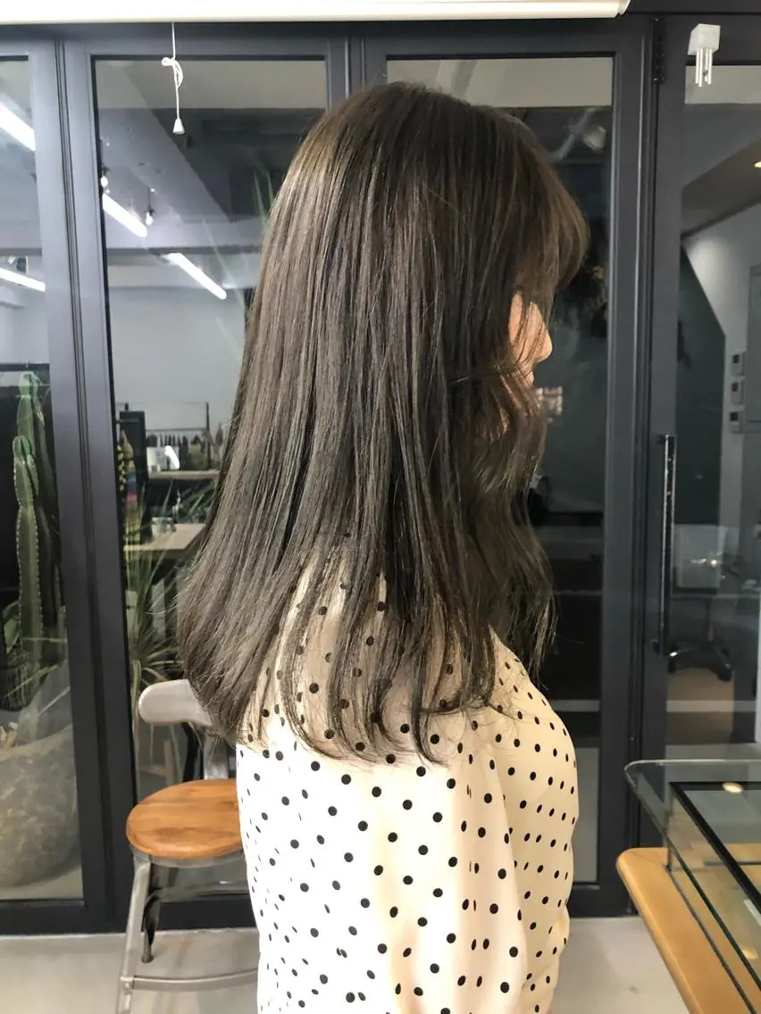 セミロング カラー ヘアアレンジ ブリーチ ブリーチなしカラー Flamme Annaのヘアスタイル