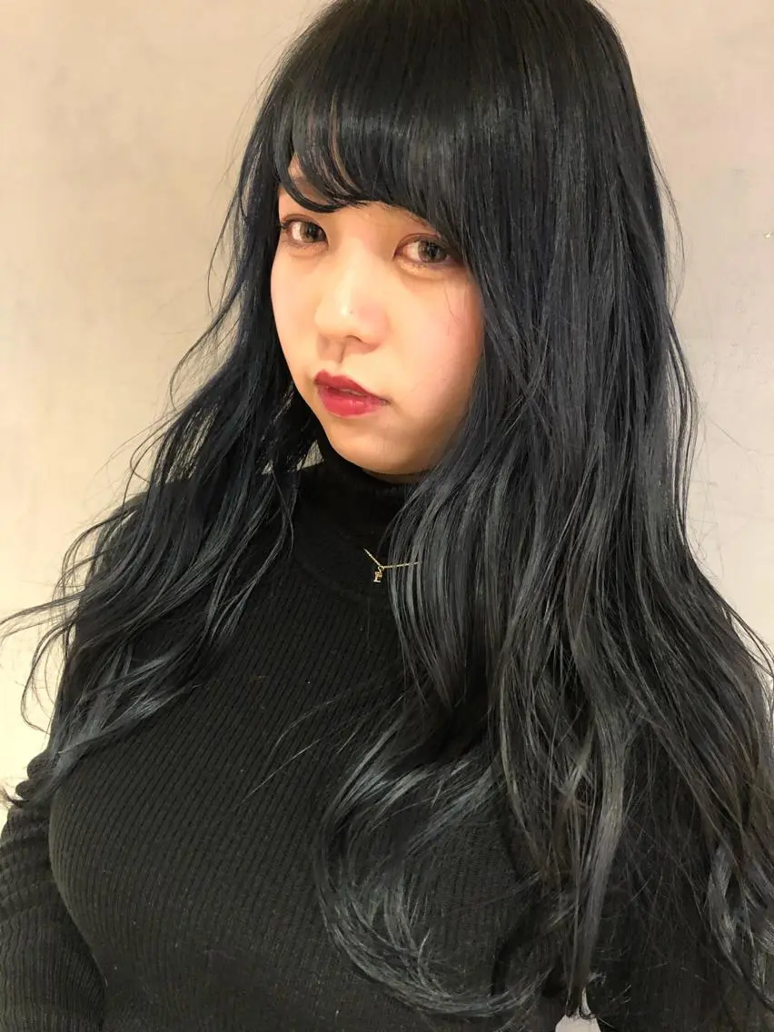ロング カラー 黒髪 ネイビーカラー MIYU💋💖 〈XENA渋谷本店〉のヘアスタイル