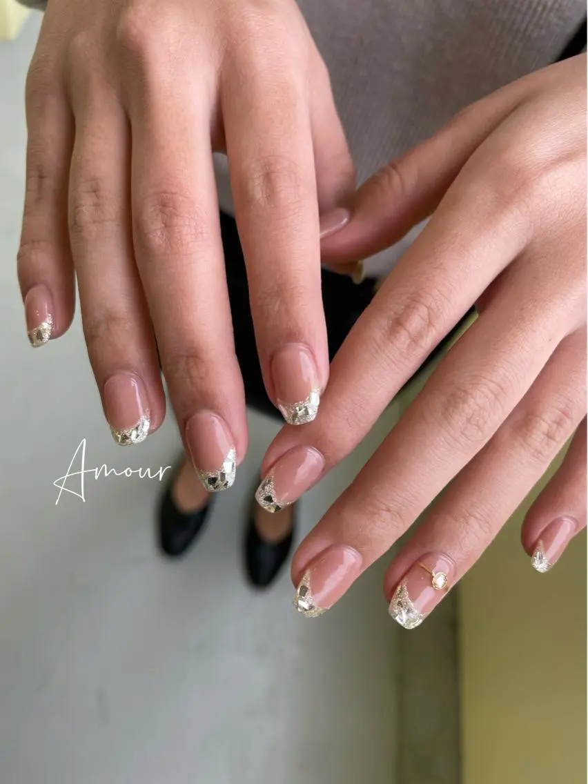 ネイル フレンチネイル ガラスフレンチ キラキラネイル 持ち込み Nail Salon Amourのネイルデザイン