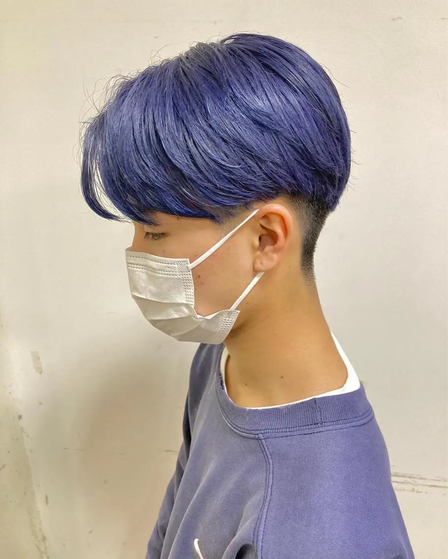 カラー メンズ センターパート ネイビーカラー SCENEbyRAD helmのヘアスタイル