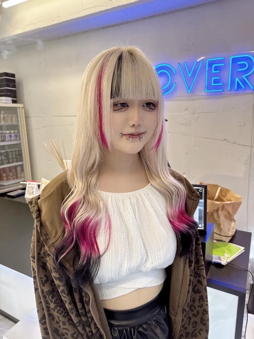 ロング カラー Rover 名古屋のヘアスタイル
