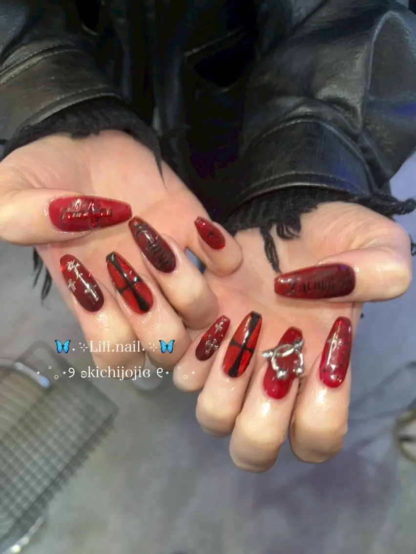 ネイル ハンドネイル フットネイル lili.nail y2k/長さ出しのネイルデザイン