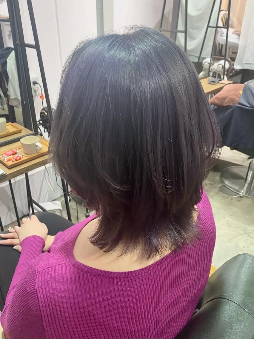 ミディアム カラー ブリーチ パープルカラー レイヤーカット ウルフカット ウルフレイヤー カット ヘアカラー トリートメント MR.GOOD MORNINGフジイのヘアスタイル