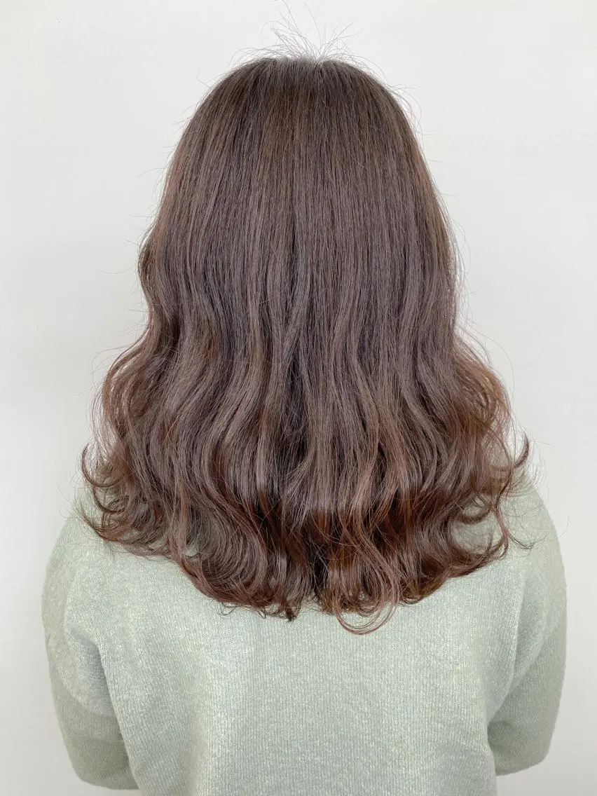 セミロング カラー グレージュ ミルクティーグレージュ 【透明感、艶髪】西村 有司のヘアスタイル