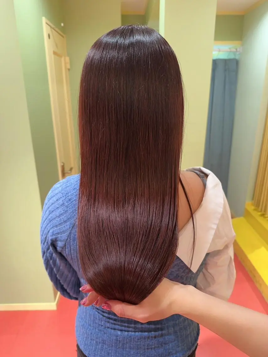 ロング カラー ボルドーカラー ブラウンカラー 透明感カラー ロング 小顔カット カラーモデル↬❥💄 Ran legareのヘアスタイル