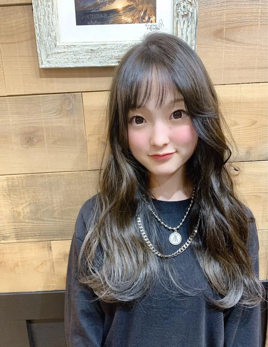 ロング カラー アッシュ アッシュグレー ヘアカラー SHIAN 八王子👼鬼塚さやかのヘアスタイル