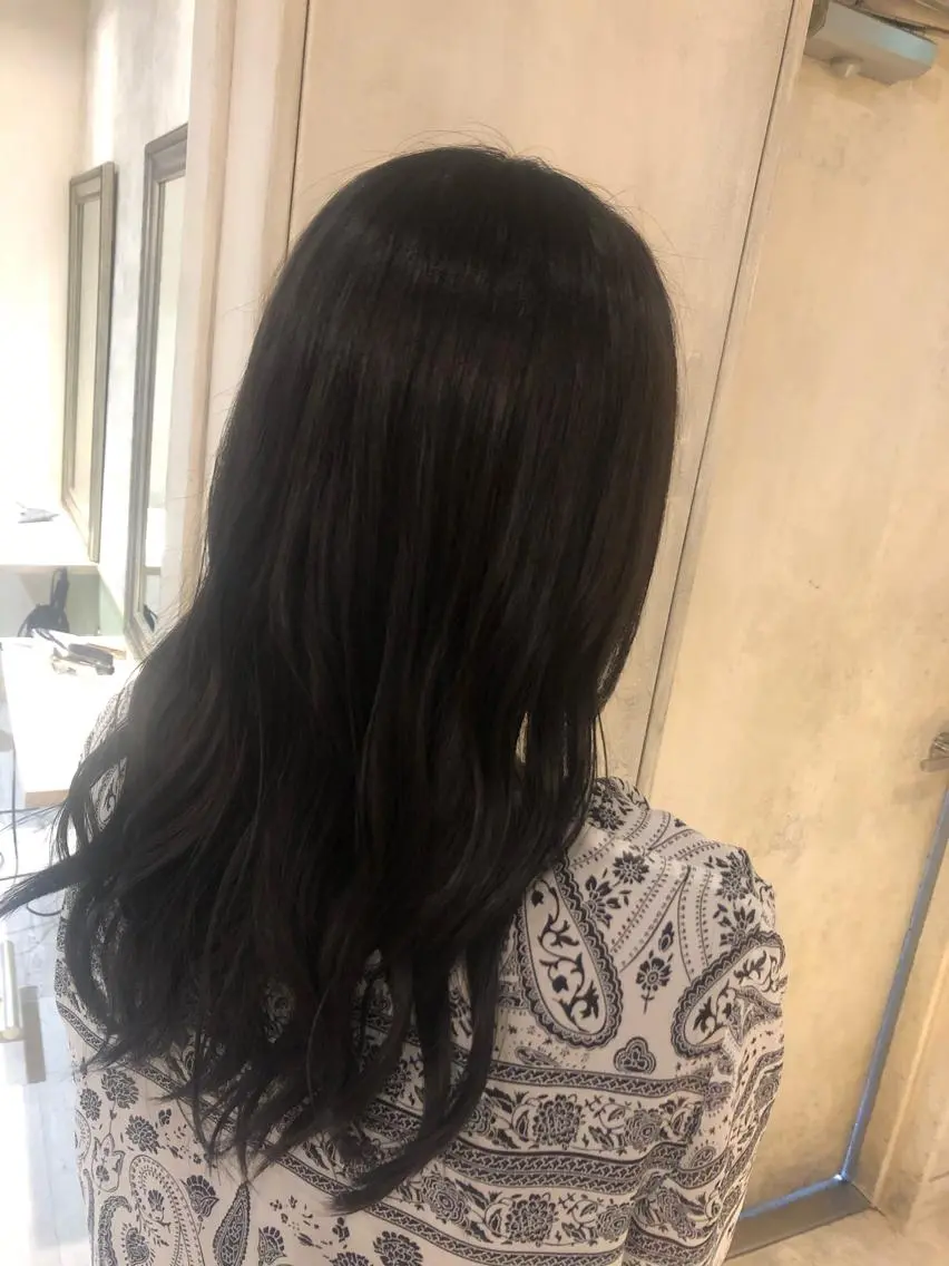 カラー 黒髪 ブルーカラー ブルーブラック 郡司 奈南子の眉毛・アイブロウイメージ