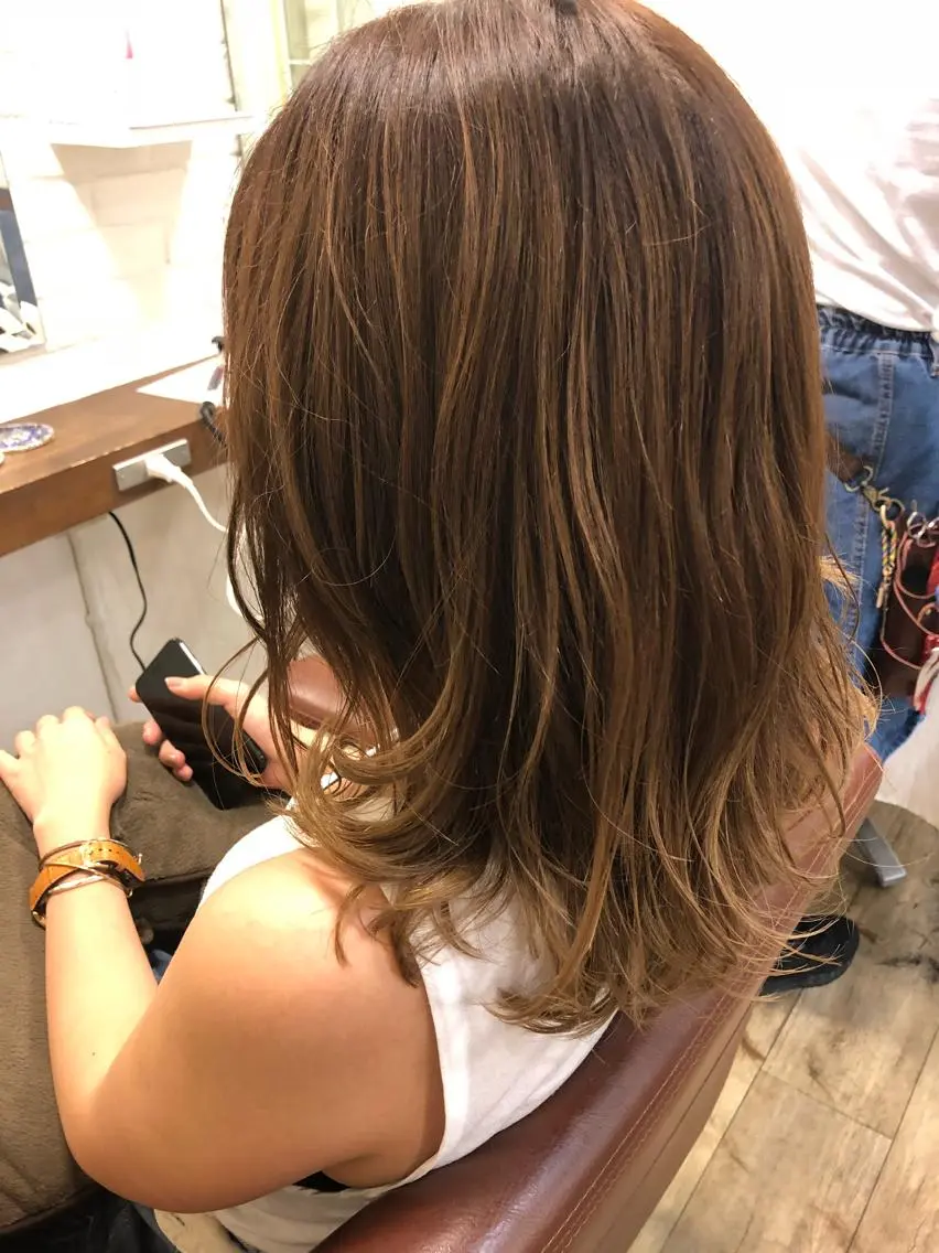 セミロング 西村 有紗のヘアスタイル
