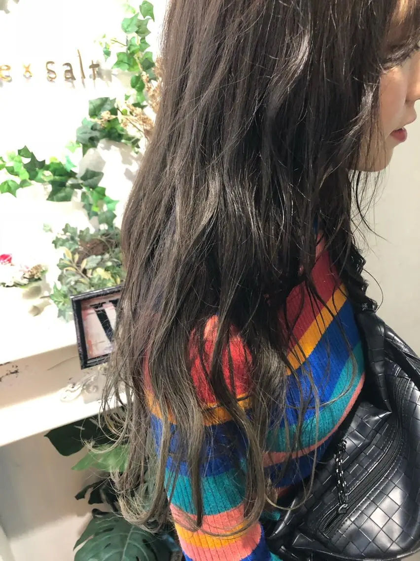 ロング カラー ヘアアレンジ アッシュ ヘアカラー トリートメント 半個室サロン🫧 ササキアヤカのヘアスタイル