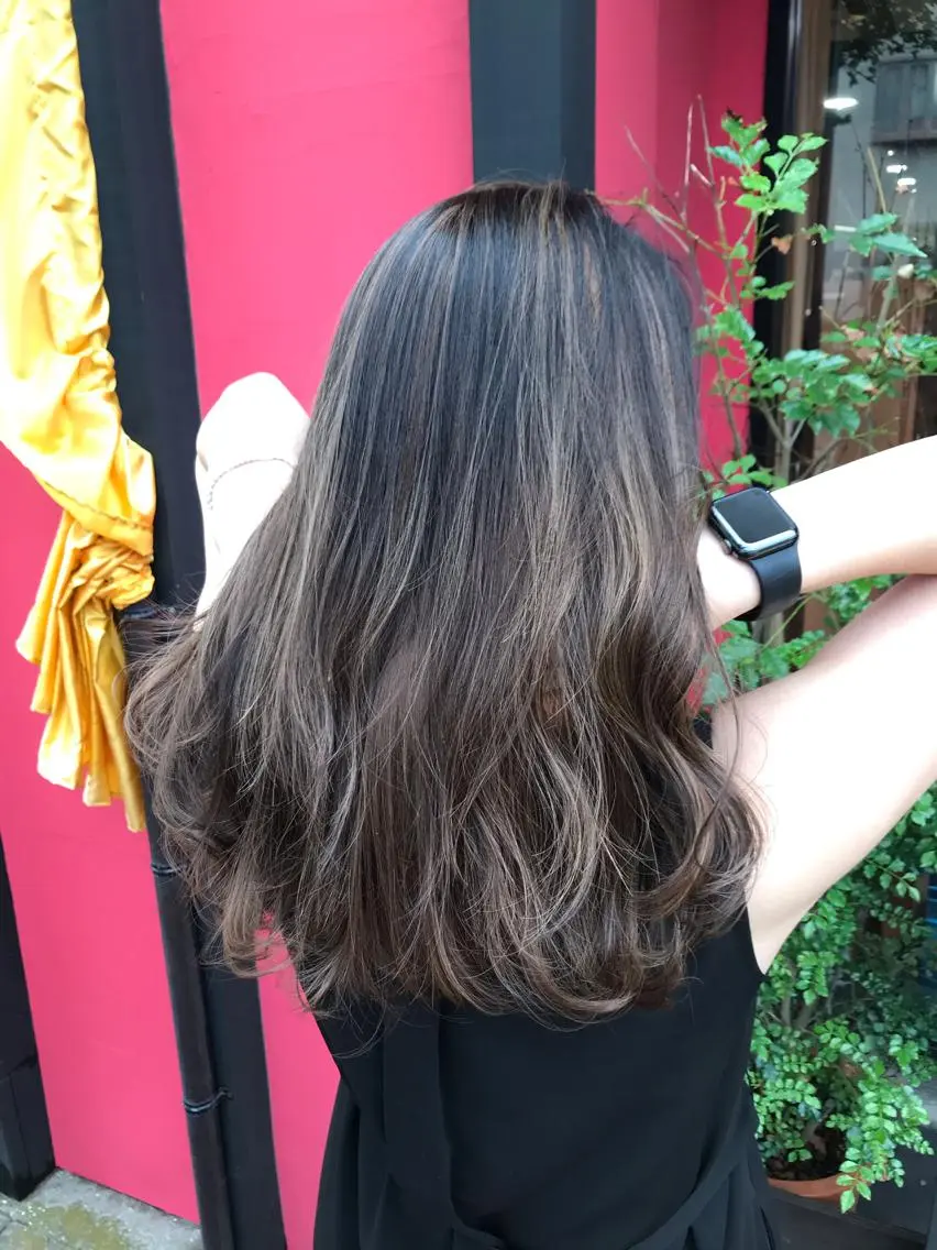 カラー 坂野 結子のヘアスタイル