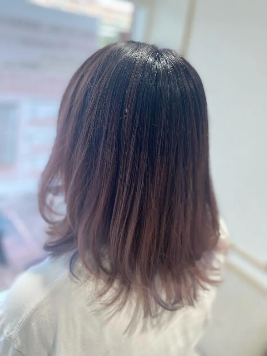 ミディアム カラー 芝田 望優のヘアスタイル
