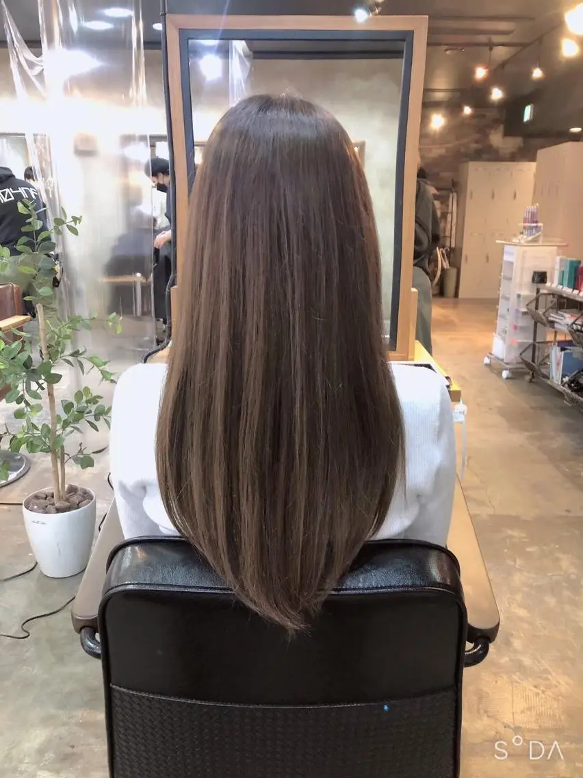 ロング カラー パーマ ヘアアレンジ アディクシーカラー アッシュ バレイヤージュ ベージュカラー ブリーチ newi 川崎店のヘアスタイル