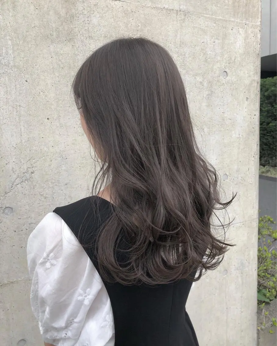 ロング カラー ベージュカラー ハイライトカラー オリーブベージュ ハイライト 🌸透明感艶 カラー🌸Yuukiのヘアスタイル