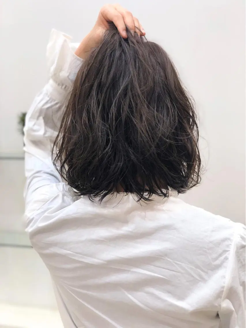 ショート カラー パーマ アッシュ ディレクター ノナカのヘアスタイル