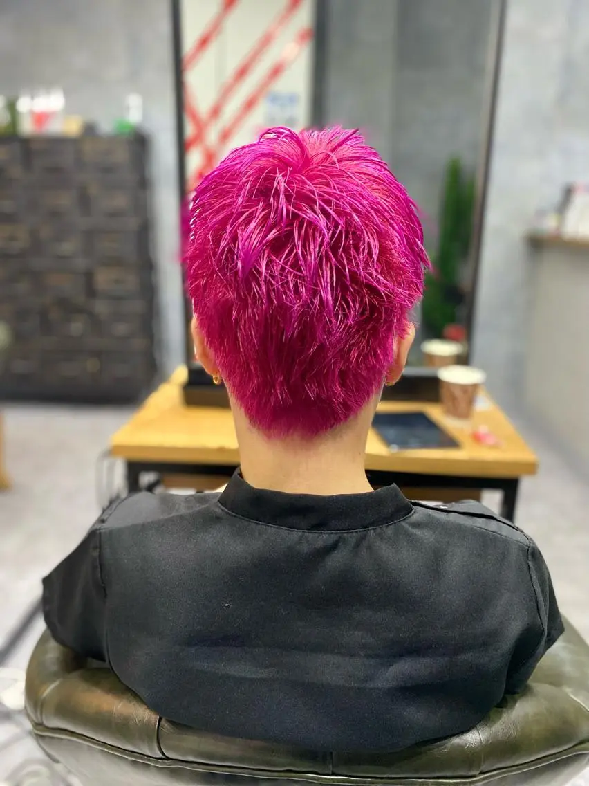 ショート カラー 加藤 琢也のヘアスタイル
