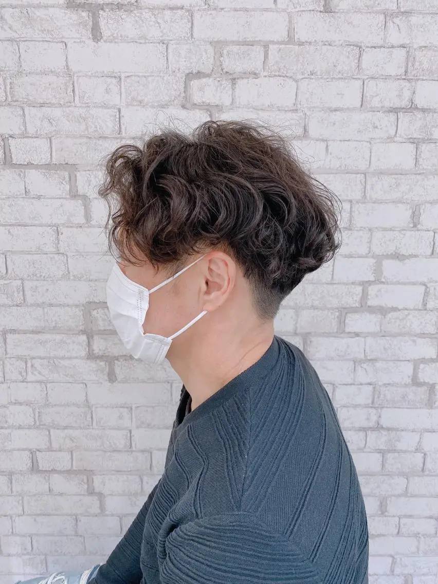 ショート カラー パーマ メンズ メンズパーマ スパイラルパーマ カット パーマ ブリーチなし艶カラー 東家のヘアスタイル