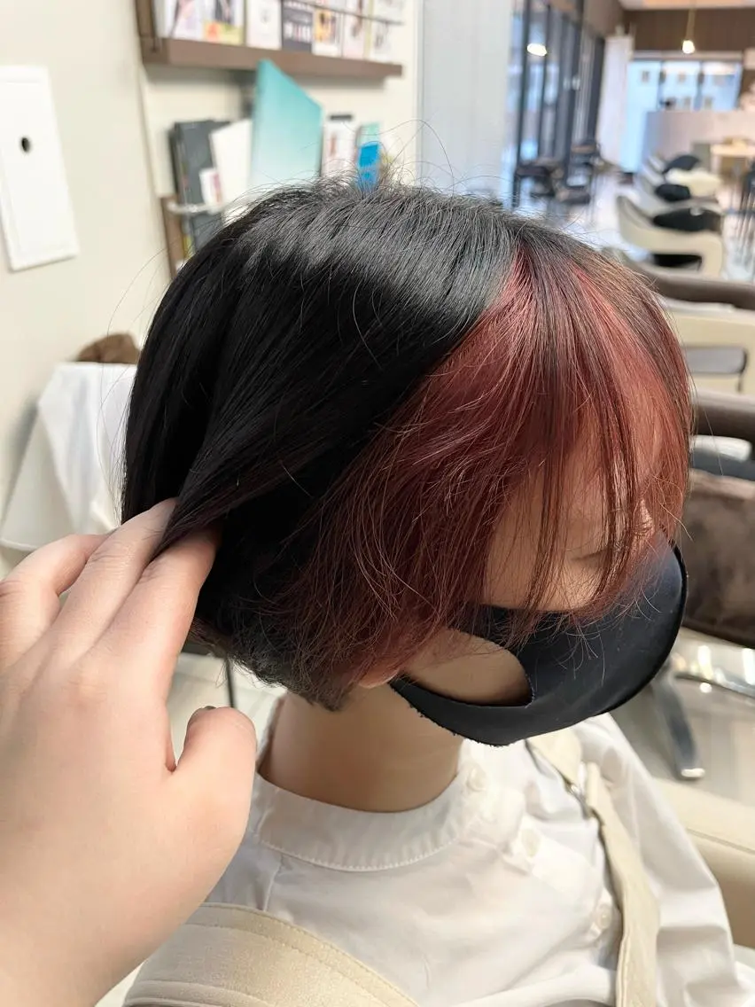 ショート カラー LiTA長嶺 小佐井悠未のヘアスタイル