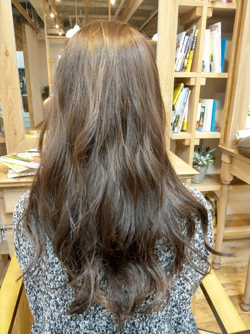 ロング カラー ハイライトカラー ハイライト 店長　佐藤 祐輔のヘアスタイル
