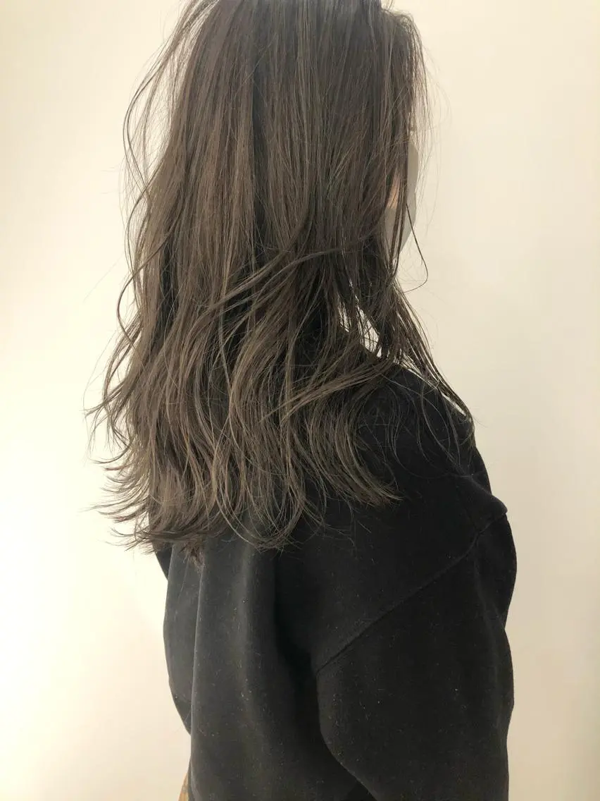 ロング カラー グレージュ ハイライトカラー ハイライト レイヤーカット カット ヘアカラー トリートメント 透明感カラー* レイヤー/清水大地のヘアスタイル