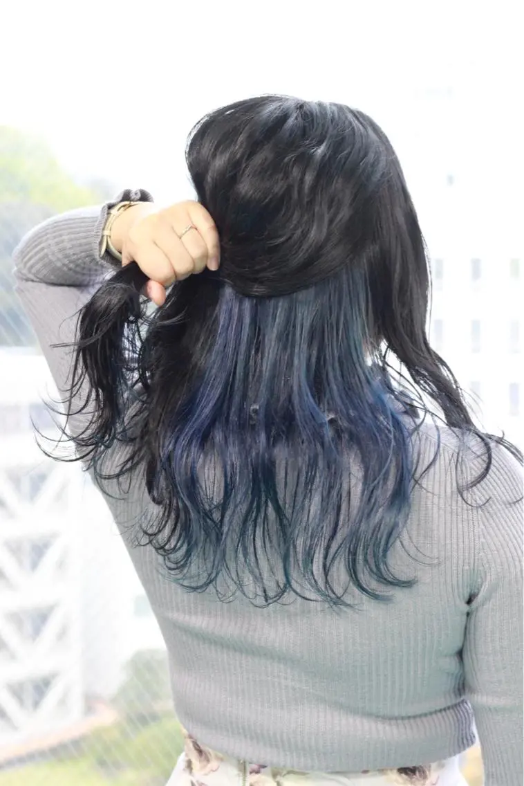 セミロング カラー ブルーカラー インナーカラー Viage （ビアージュ）のヘアスタイル