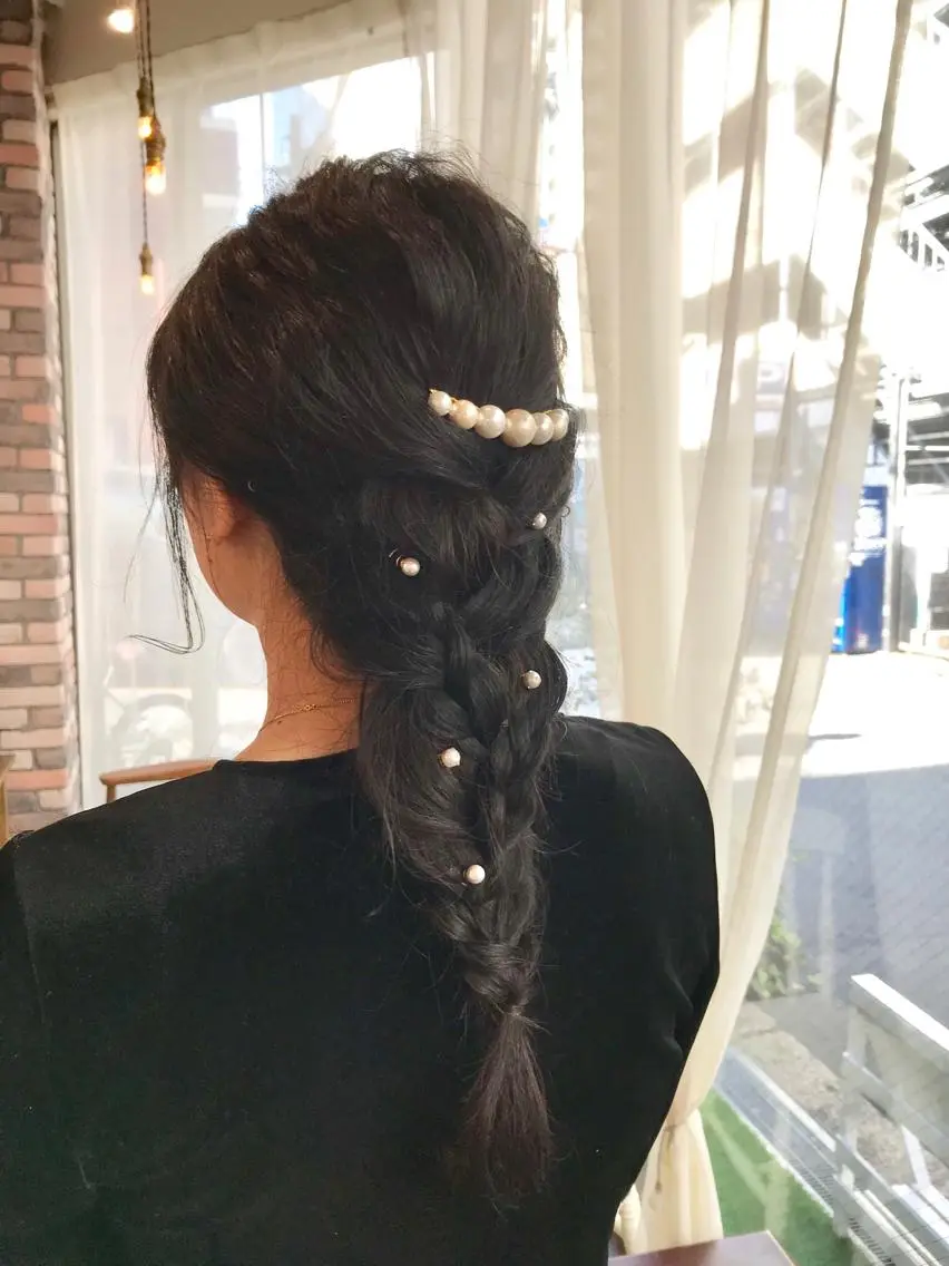 ロング ヘアアレンジ いけだ ひかり ハイライトくびれヘアのヘアスタイル