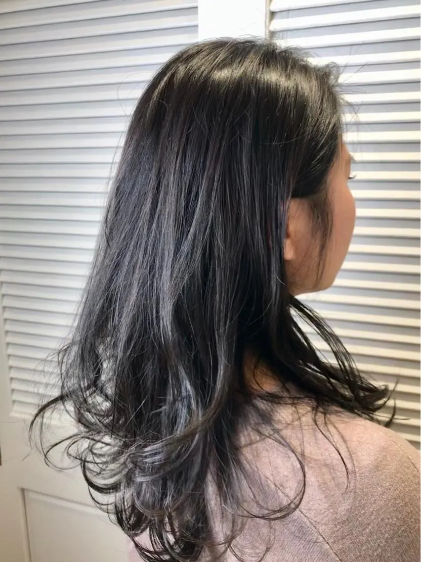 ミディアム カラー ブリーチ ダークグレー ダークグレージュ グレージュ 色気レイヤー& ショートはお任せ🌟のヘアスタイル
