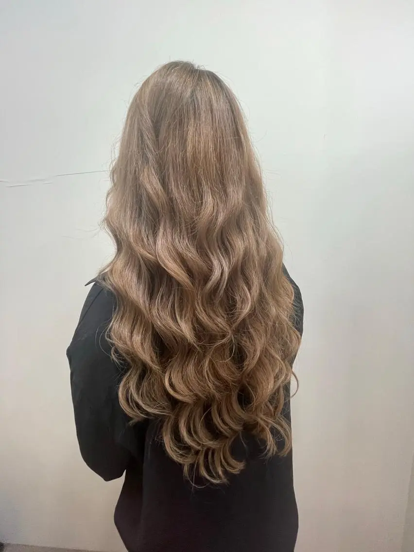 ロング カラー 編み込みエクステ プルエクステ シールエクステ バレイヤージュ ブリーチ エクステ WEST OLAND加藤圭介のヘアスタイル