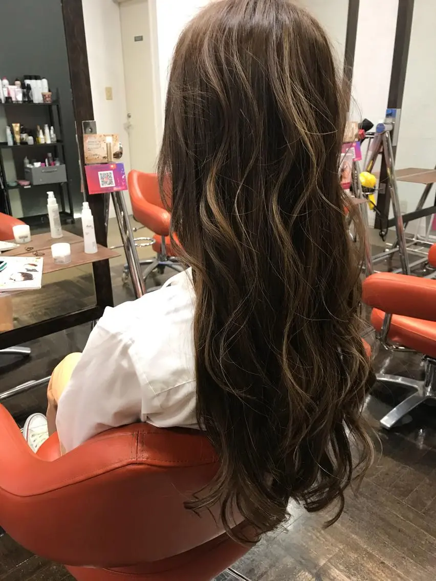 ロング カラー ハイライトカラー 外国人風カラー ハイライト カット ヘアカラー トリートメント デザインカラー🌈 高木リョウのヘアスタイル
