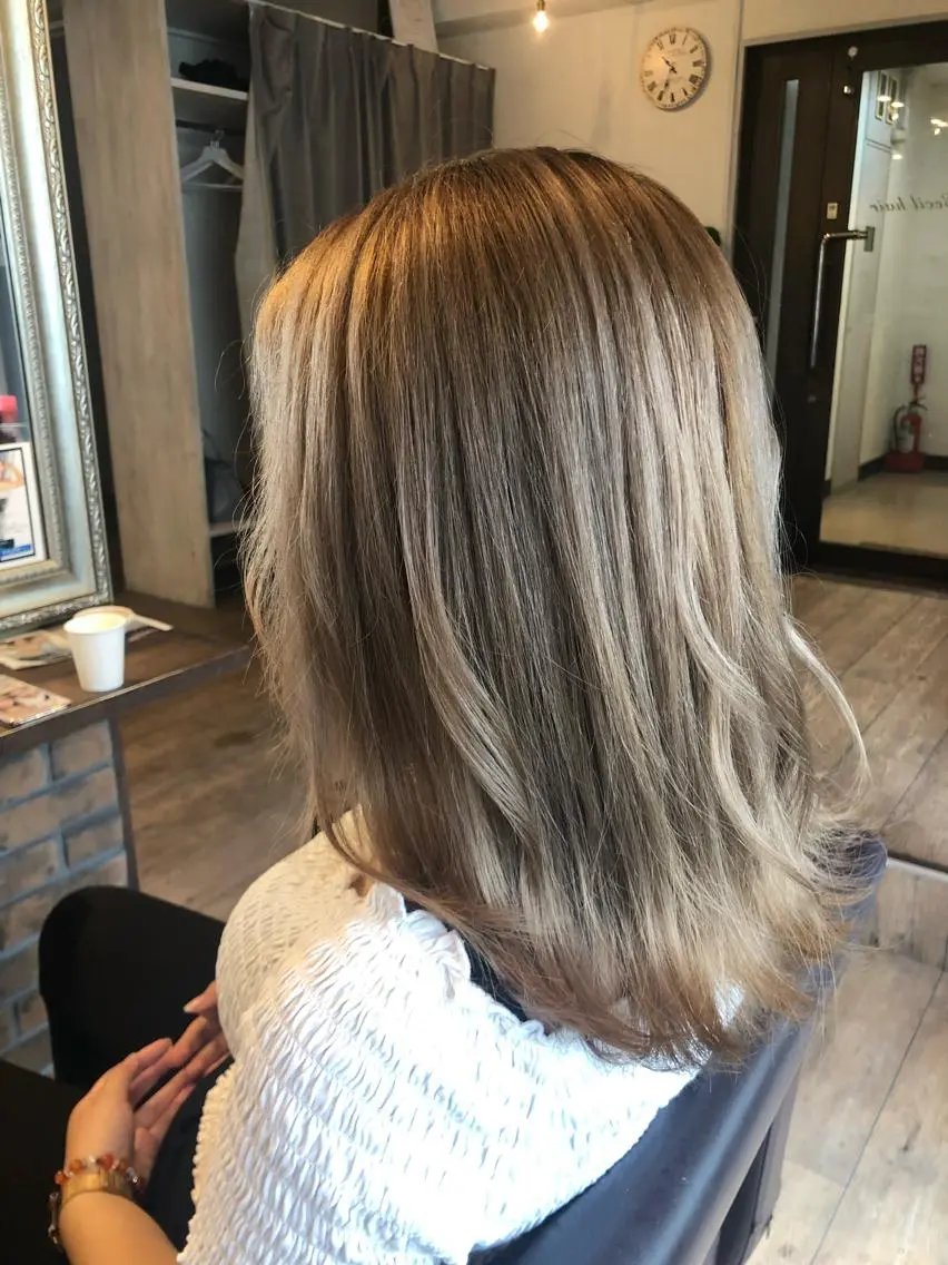 セミロング 美髪・艶髪特化美容師 RYOJIのヘアスタイル