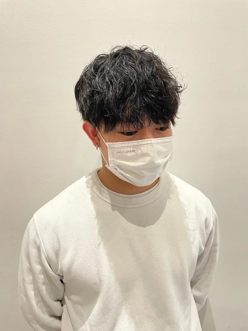 ミディアム カット パーマ 佐々木 芽衣のヘアスタイル